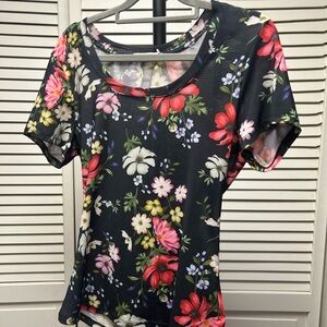 Nwot Avec Les Filles Black Floral Short Sleeve Top